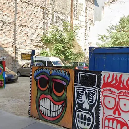 Daire Gabi's Broadway Nest @ Nagymezo Str