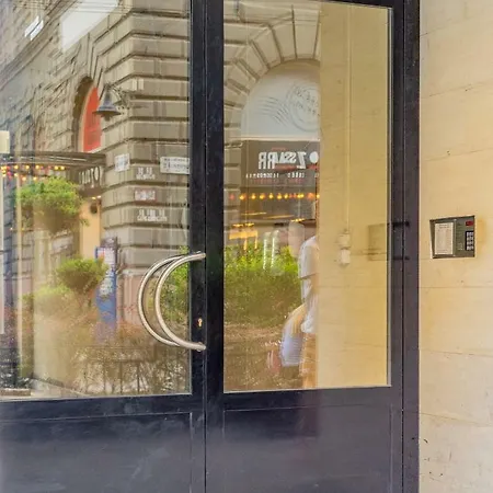 Apartament Gabi's Broadway Nest @ Nagymezo Str *